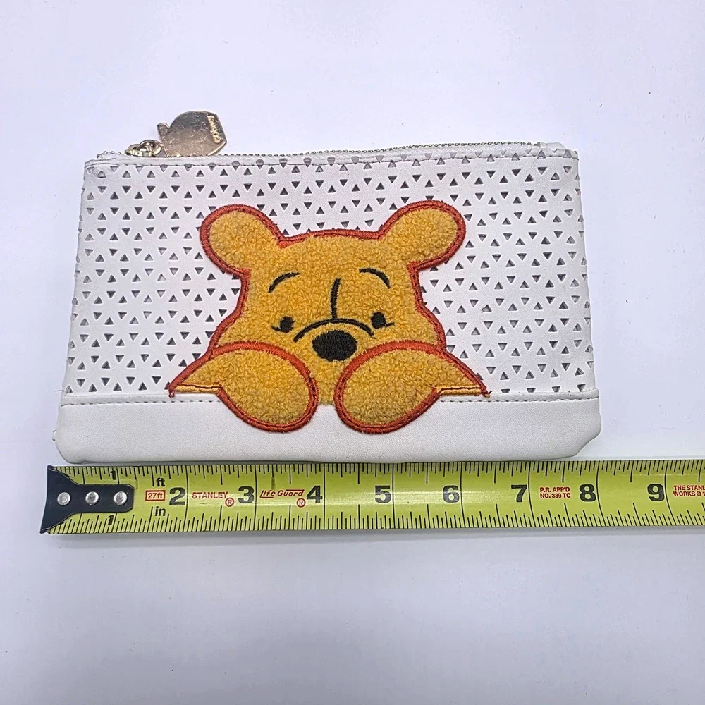 Disney Winnie the Pooh White Perforated Bifold Wallet Wristlet Hunny Pot Pull